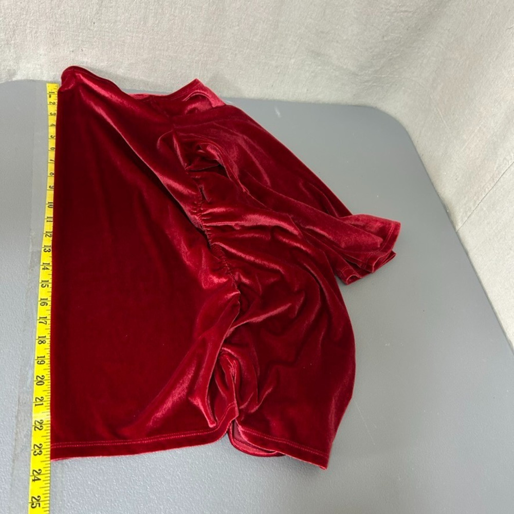 Torrid Womens Red Velvet Shirred Front Top Size 2X Stretch Vampy Sexy Holidays - Picture 8 of 9